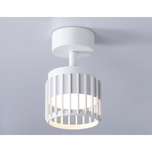 Накладной поворотный спот со сменной лампой GX53 Ambrella Light TN71157