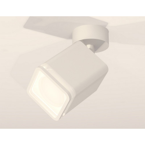 Комплект накладного поворотного светильника с акрилом Ambrella Light XM7812021 Комплект накладного поворотного светильника с акрилом Ambrella Light XM7812021