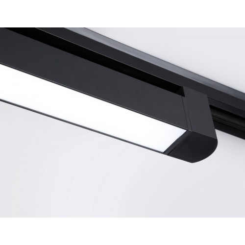 Трековый однофазный светодиодный светильник Ambrella Light GL6745 Трековый однофазный светодиодный светильник Ambrella Light GL6745