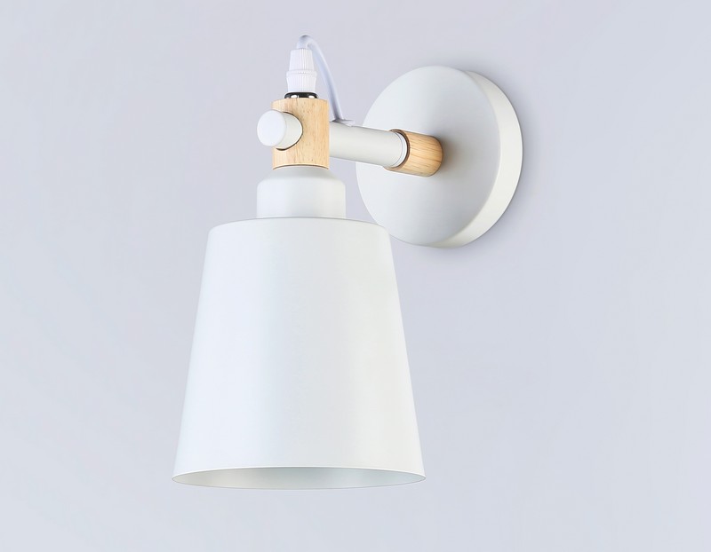 Настенный светильник со сменной лампой Ambrella Light TR82212 Настенный светильник со сменной лампой Ambrella Light TR82212