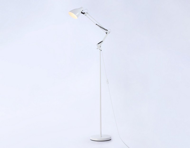 Светильник напольный с выключателем на проводе Ambrella Light TR97641 Светильник напольный с выключателем на проводе Ambrella Light TR97641