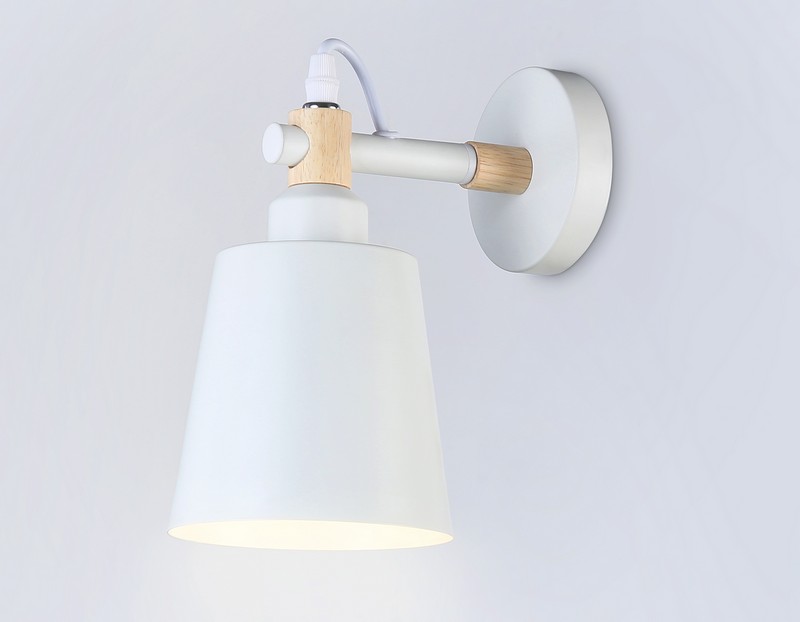 Настенный светильник со сменной лампой Ambrella Light TR82212 Настенный светильник со сменной лампой Ambrella Light TR82212