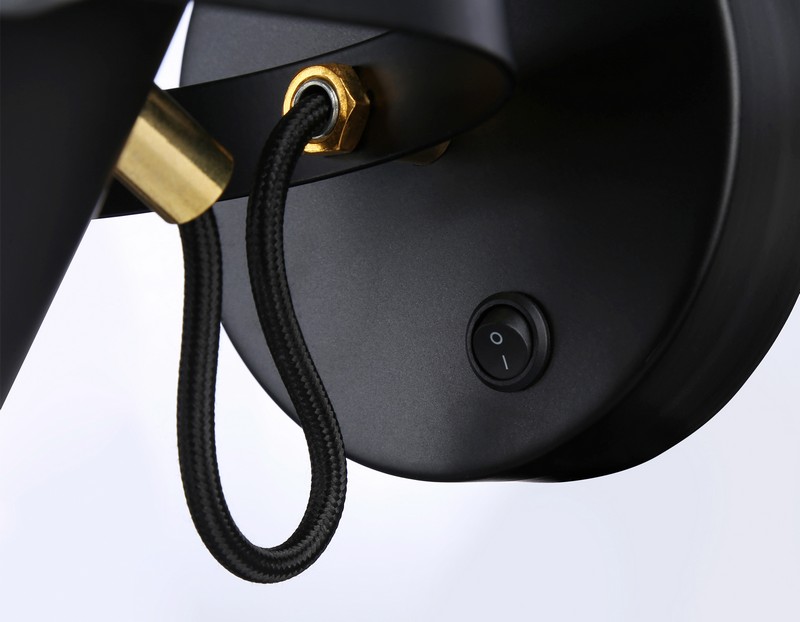 Накладной спот с выключателем в стиле лофт Ambrella Light TR8204 Накладной спот с выключателем в стиле лофт Ambrella Light TR8204