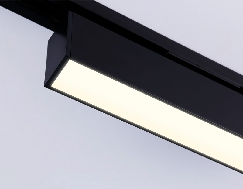 Трековый однофазный светодиодный светильник Ambrella Light GL6765 Трековый однофазный светодиодный светильник Ambrella Light GL6765