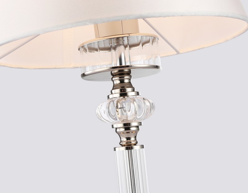 Настольная лампа с абажуром и хрусталем Ambrella Light LH71007