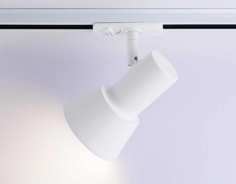 Трековый светильник со сменной лампой GU10 Ambrella Light GL5150 Трековый светильник со сменной лампой GU10 Ambrella Light GL5150
