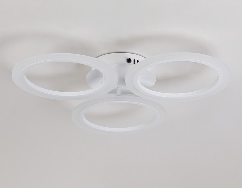Потолочный светодиодный светильник с пультом Ambrella Light FA4052 Потолочный светодиодный светильник с пультом Ambrella Light FA4052
