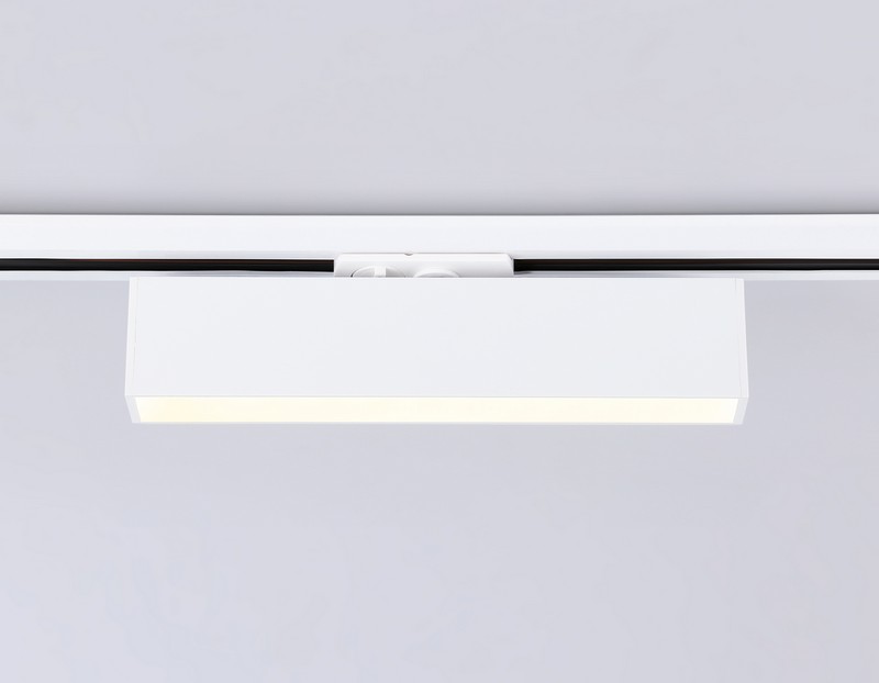 Трековый однофазный светодиодный светильник Ambrella Light GL6761 Трековый однофазный светодиодный светильник Ambrella Light GL6761
