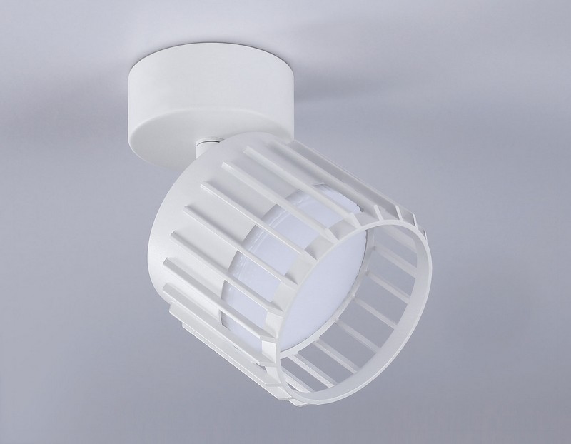 Накладной поворотный спот со сменной лампой GX53 Ambrella Light TN71157 Накладной поворотный спот со сменной лампой GX53 Ambrella Light TN71157