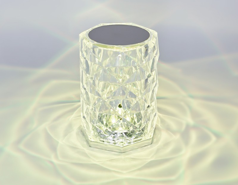 Настольная светодиодная лампа с сенсорным выключателем и пультом Ambrella Light DE8013