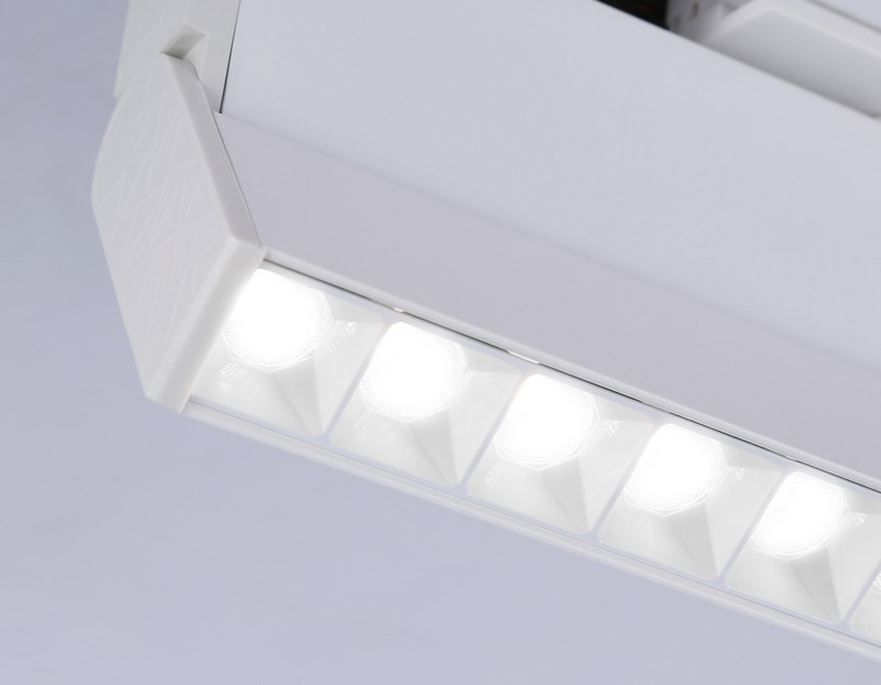 Трековый однофазный светодиодный светильник Ambrella Light GL6816 Трековый однофазный светодиодный светильник Ambrella Light GL6816