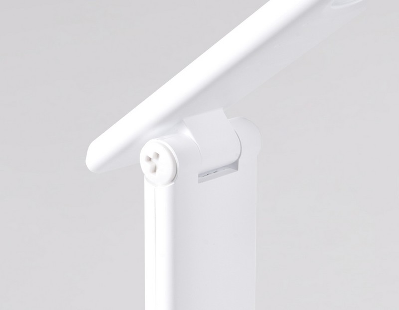 Светодиодная настольная лампа с RGB подсветкой Ambrella Light DE530 Светодиодная настольная лампа с RGB подсветкой Ambrella Light DE530