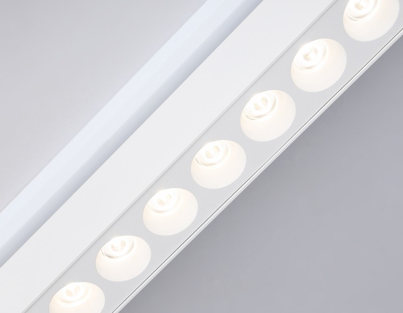 Трековый однофазный светодиодный светильник Ambrella Light GL6712 Трековый однофазный светодиодный светильник Ambrella Light GL6712