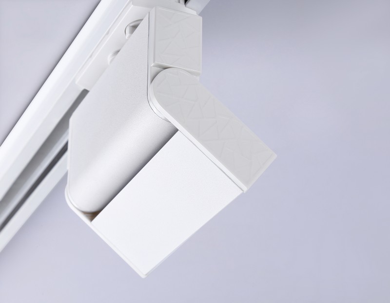 Трековый однофазный светодиодный светильник Ambrella Light GL6801
