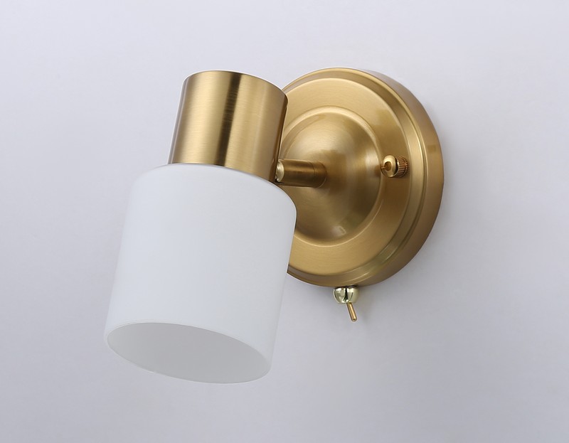 Накладной спот с выключателем Ambrella Light TR3967