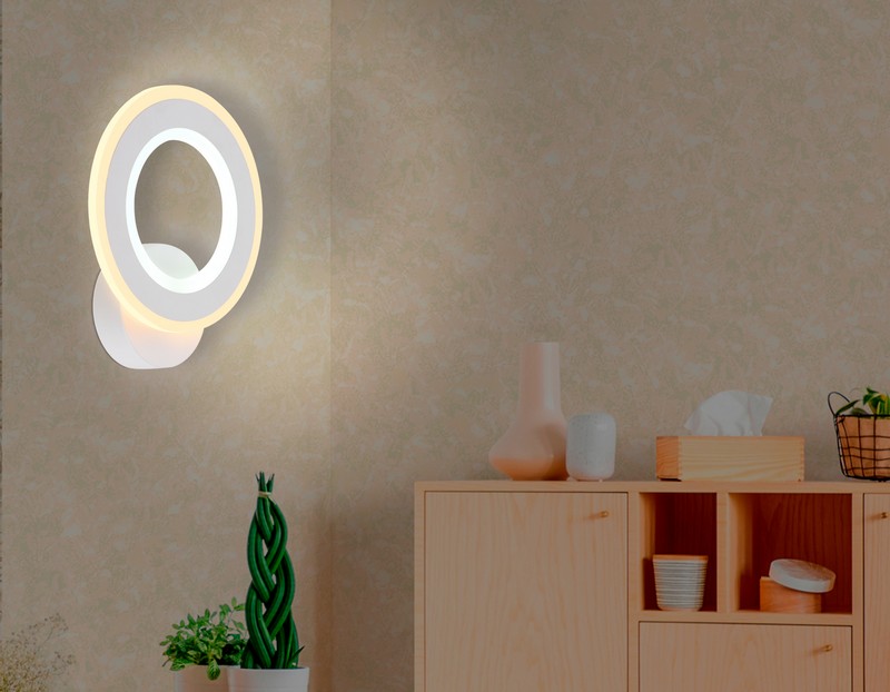Настенный светодиодный светильник Ambrella Light FA8812 Настенный светодиодный светильник Ambrella Light FA8812