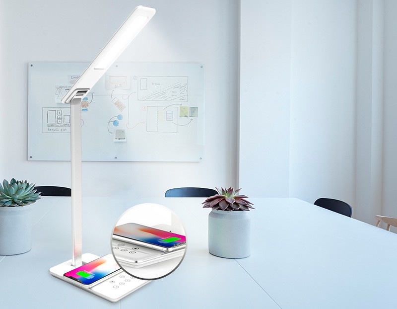 Светодиодная настольная лампа с беспроводной зарядкой и USB портом Ambrella Light DE581 Светодиодная настольная лампа с беспроводной зарядкой и USB портом Ambrella Light DE581