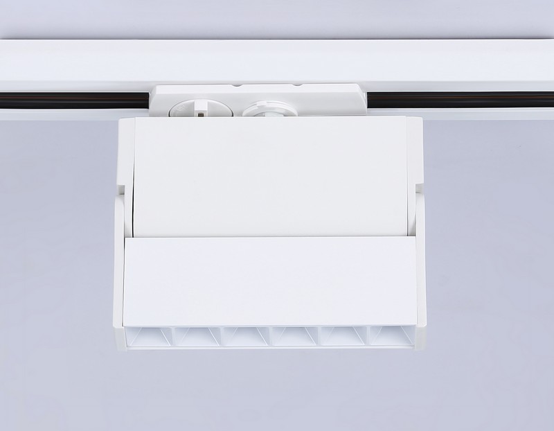 Трековый однофазный светодиодный светильник Ambrella Light GL6812 Трековый однофазный светодиодный светильник Ambrella Light GL6812
