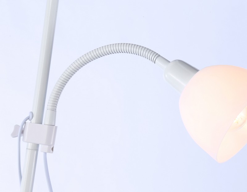 Светильник напольный с выключателем на проводе Ambrella Light TR97622 Светильник напольный с выключателем на проводе Ambrella Light TR97622