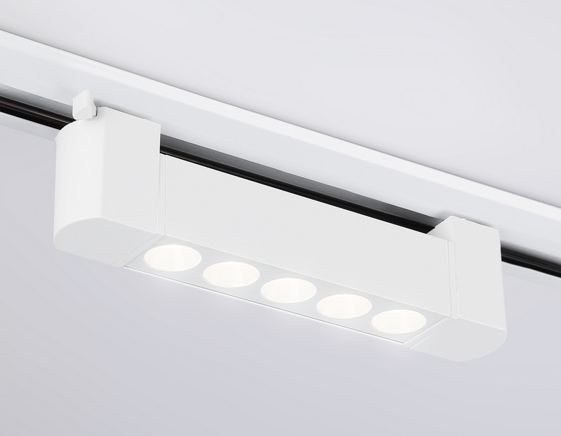 Трековый однофазный светодиодный светильник Ambrella Light GL6700 Трековый однофазный светодиодный светильник Ambrella Light GL6700