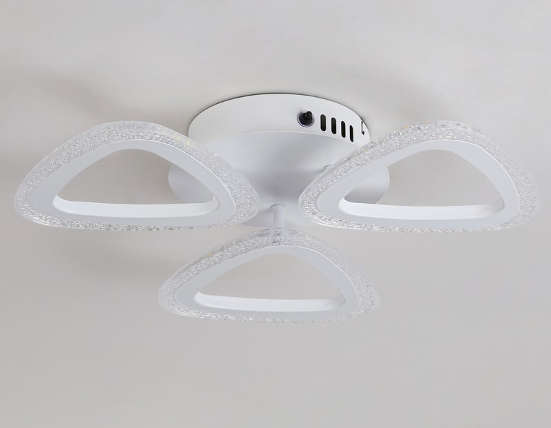 Потолочный светодиодный светильник с пультом Ambrella Light FA4508 Потолочный светодиодный светильник с пультом Ambrella Light FA4508