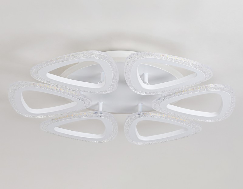 Потолочный светодиодный светильник с пультом Ambrella Light FA4518 Потолочный светодиодный светильник с пультом Ambrella Light FA4518