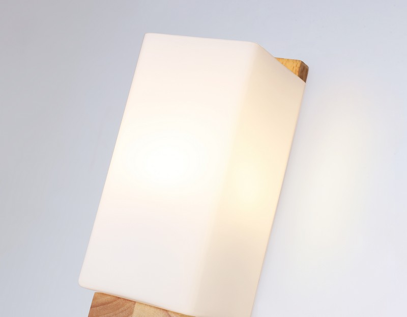 Настенный светильник со сменной лампой Ambrella Light TR83122
