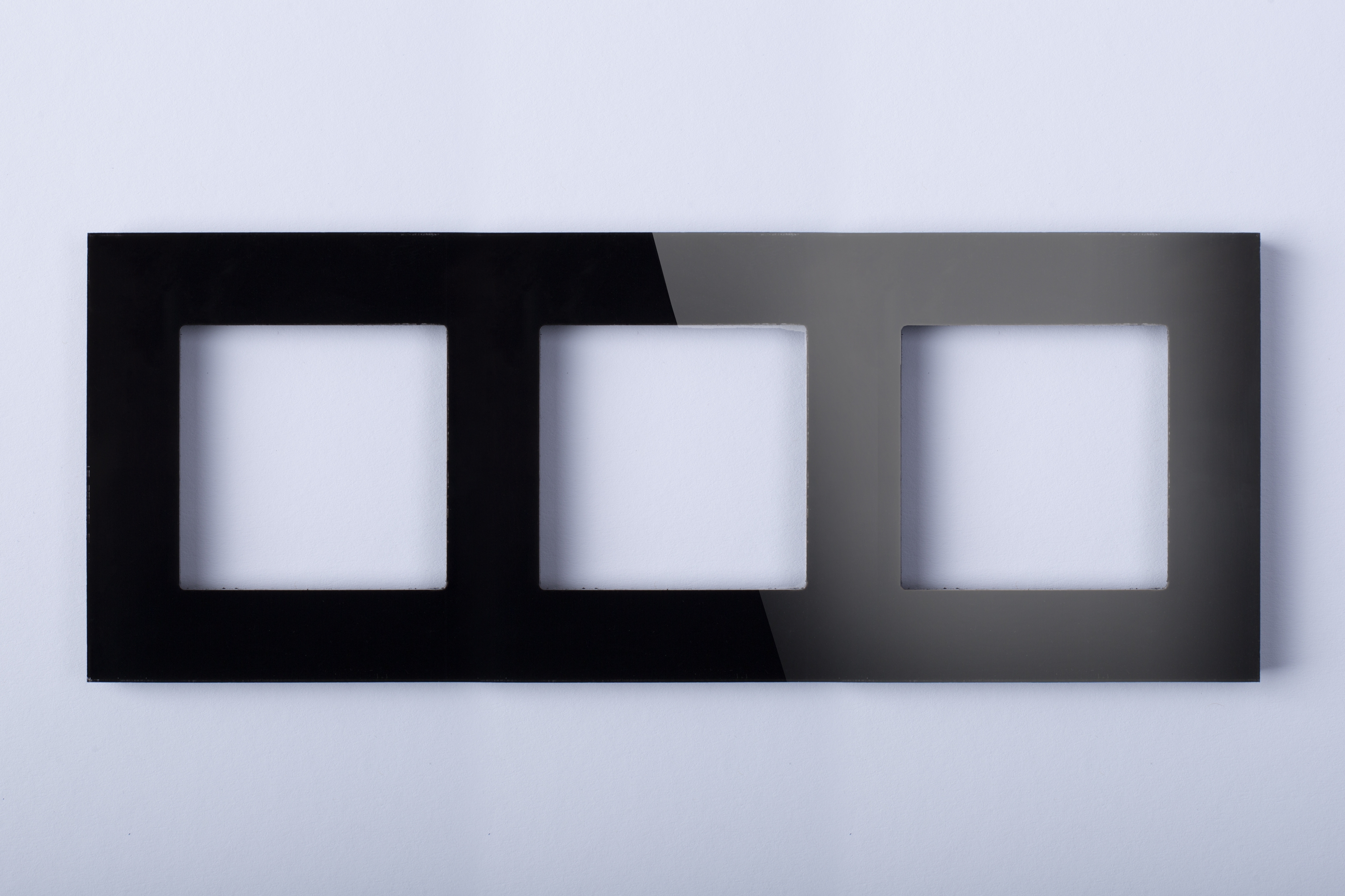 Рамка трёхпостовая, чёрная, Plexiglass, коллекция, "Глянец" CGSS GC-P103-BCG