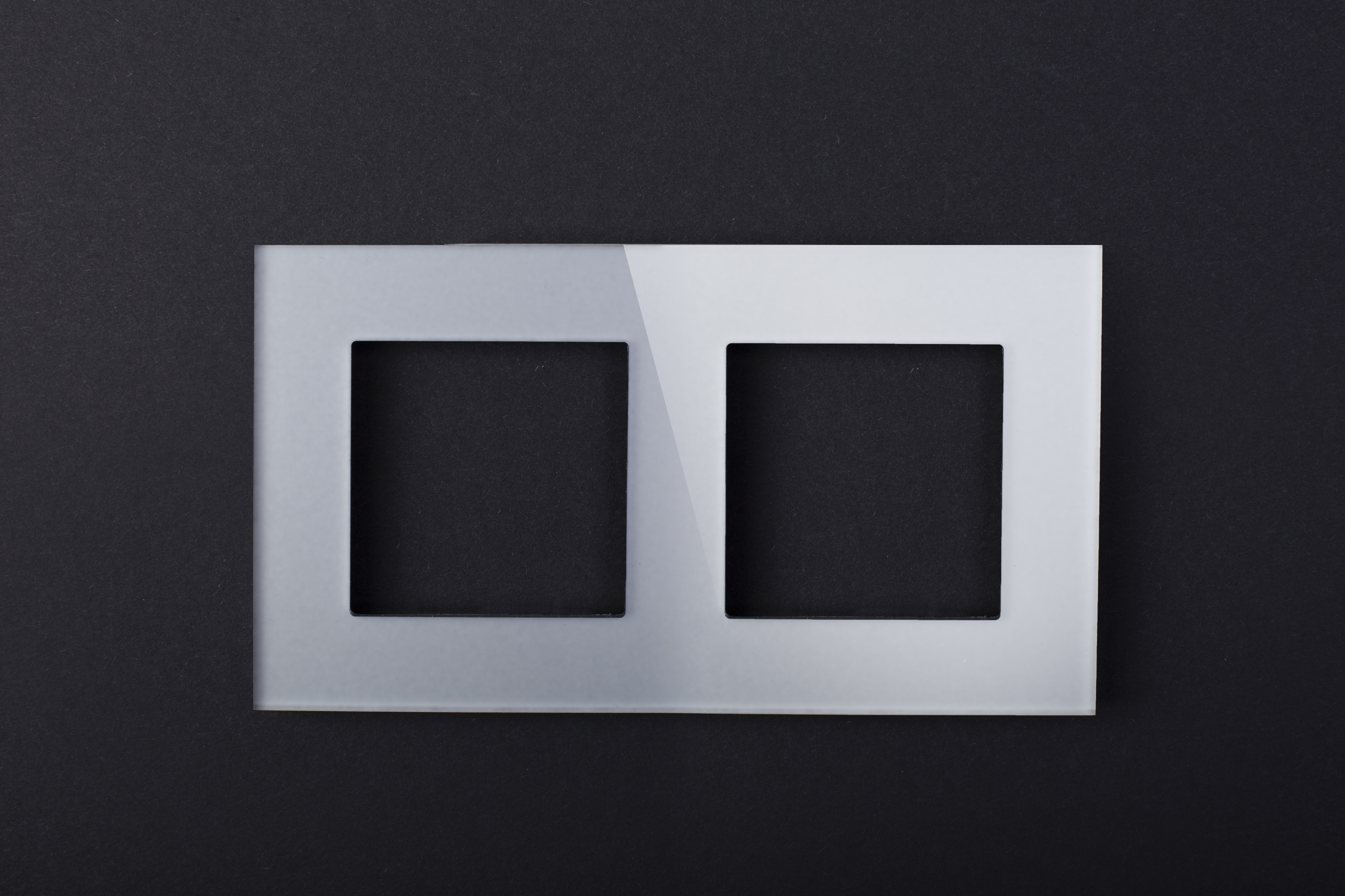 Рамка двухпостовая, цвет "Серая платина", Plexiglass, коллекция "Глянец" CGSS GC-P102-GPG